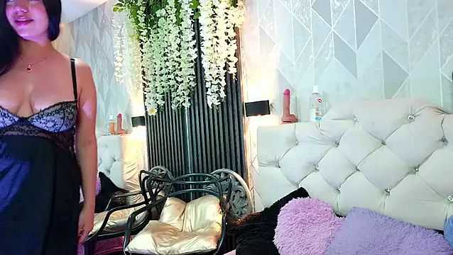 Snapshot of Zaira_bonny chatting on June 20, 4:21 pm Zaira bonny online show from June 20, 4:21 pm