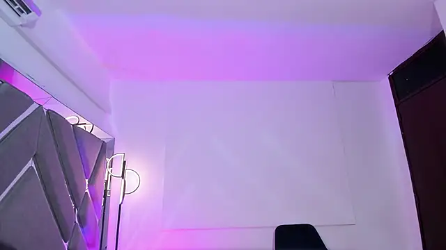 AmaraLewis online show from May 20, 12:44 pm