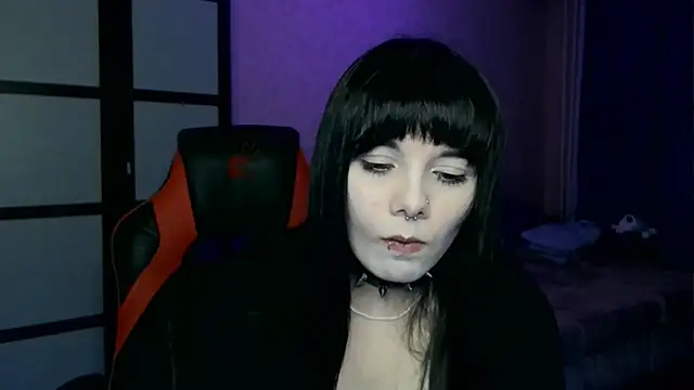 Snapshot of gothicq chatting on May 26, 6:48 pm gothicq online show from May 26, 6:48 pm