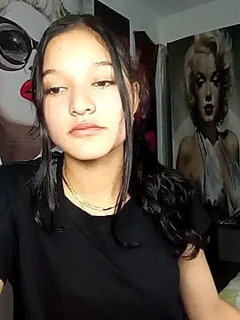 Snapshot of AbbyAmber_ chatting on May 5, 12:18 am AbbyAmber online show from May 5, 12:18 am