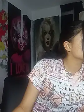 Snapshot of AbbyAmber_ chatting on May 11, 11:24 pm AbbyAmber online show from May 11, 11:24 pm