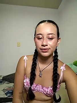 L0lita Emi12 online show from May 17, 12:19 am