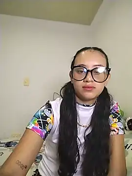 L0lita Emi12 online show from May 19, 11:05 am