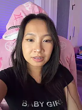 petiteTai online show from May 13, 10:12 am