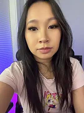 petiteTai online show from May 24, 8:52 am