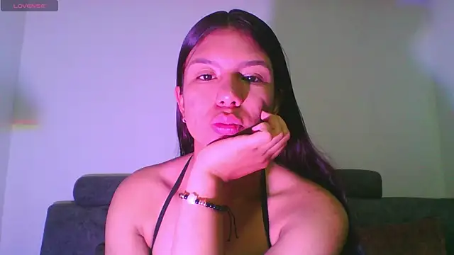 Snapshot of FernandaHils chatting on May 5, 12:57 pm FernandaHils online show from May 5, 12:57 pm