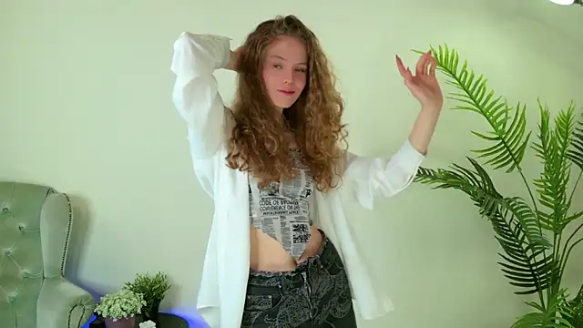 Mila Stain online show from May 4, 5:47 am