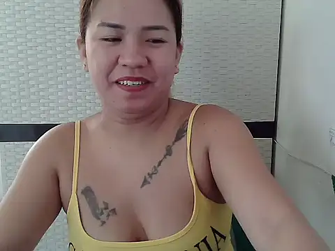 Snapshot of mecka20 chatting on May 12, 11:57 pm mecka20 online show from May 12, 11:57 pm
