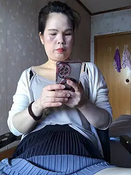 nidejiejie online show from May 7, 4:51 am