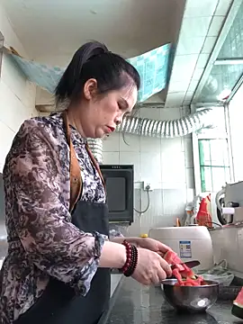 nidejiejie online show from May 19, 3:35 am
