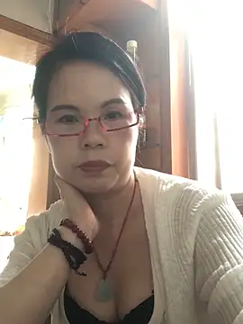 nidejiejie online show from May 24, 3:33 am