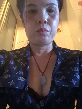 nidejiejie online show from May 27, 3:47 am