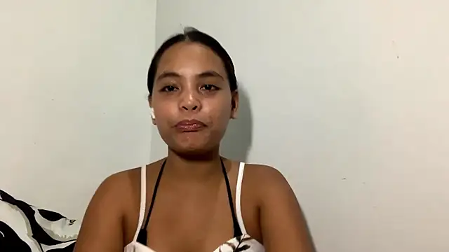 Snapshot of Bunny_Kisss chatting on June 5, 10:10 am Bunny Kisss online show from June 5, 10:10 am
