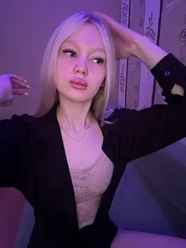 Snapshot of Velvet_Doll_ chatting on May 7, 6:41 am Velvet Doll online show from May 7, 6:41 am