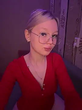 Snapshot of Velvet_Doll_ chatting on May 11, 4:07 am Velvet Doll online show from May 11, 4:07 am