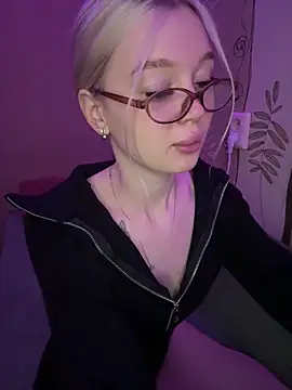 Snapshot of Velvet_Doll_ chatting on May 29, 4:54 am Velvet Doll online show from May 29, 4:54 am