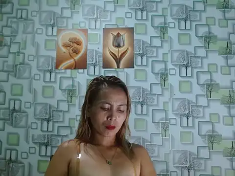 Sweet Crystal69 online show from May 10, 6:46 pm