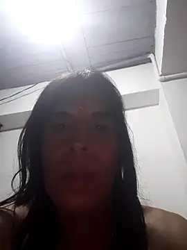 Snapshot of AnalcumQueen chatting on May 18, 4:07 am AnalcumQueen online show from May 18, 4:07 am