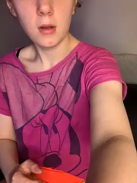 Snapshot of Tatum-Bear chatting on June 12, 10:19 pm Tatum-Bear online show from June 12, 10:19 pm
