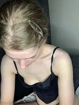 Snapshot of Tatum-Bear chatting on July 7, 9:41 pm Tatum-Bear online show from July 7, 9:41 pm