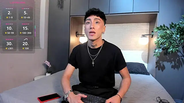 Spencerwhite  online show from May 27, 8:17 pm