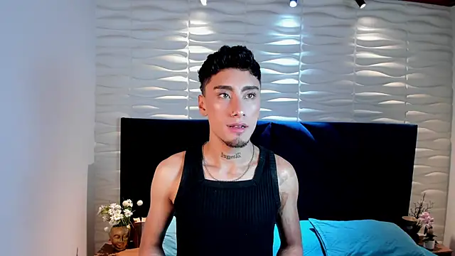 Snapshot of Spencerwhite_ chatting on July 11, 7:49 pm Spencerwhite online show from July 11, 7:49 pm