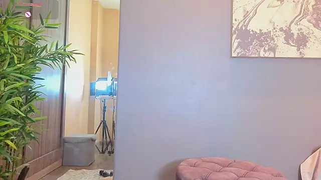Karlie moore  online show from May 22, 1:17 pm