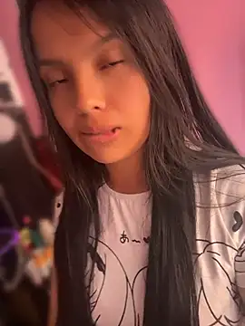 Snapshot of Hanna_Beauty chatting on May 4, 8:38 pm Hanna Beauty online show from May 4, 8:38 pm