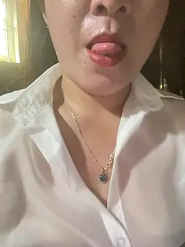 Snapshot of Poppy_dogy chatting on May 7, 7:47 am Poppy dogy online show from May 7, 7:47 am