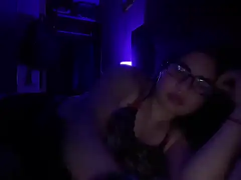 gigi333336 online show from May 27, 12:40 am