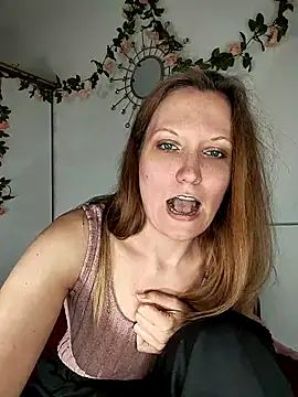 Snapshot of Candy_Cougar chatting on May 7, 6:30 am Candy Cougar online show from May 7, 6:30 am