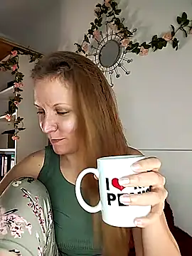 Snapshot of Candy_Cougar chatting on May 12, 7:05 am Candy Cougar online show from May 12, 7:05 am