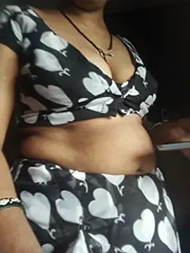Snapshot of sexy_riya16 chatting on August 4, 7:11 am sexy riya16 online show from August 4, 7:11 am