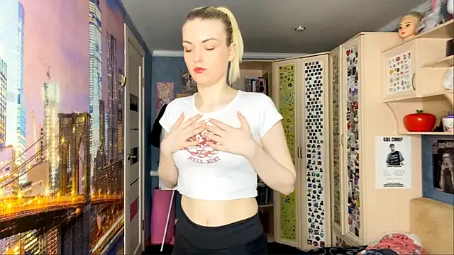 MonicaHolt online show from May 13, 10:23 am