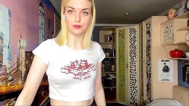 MonicaHolt online show from May 14, 10:22 am