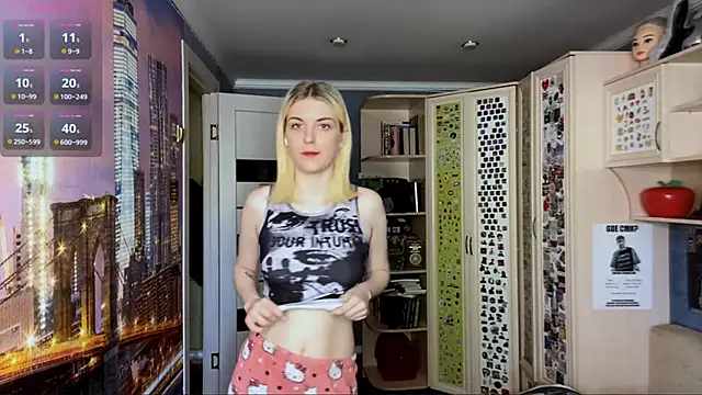 MonicaHolt online show from May 21, 10:33 am