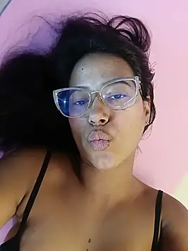 Snapshot of Raven_stonee01 chatting on May 15, 11:56 pm Raven stonee01 online show from May 15, 11:56 pm