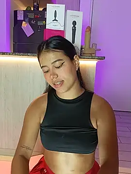 Snapshot of Raven_stonee01 chatting on May 17, 10:28 pm Raven stonee01 online show from May 17, 10:28 pm