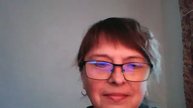 Snapshot of ElizabethGorden chatting on May 4, 1:18 pm ElizabethGorden online show from May 4, 1:18 pm