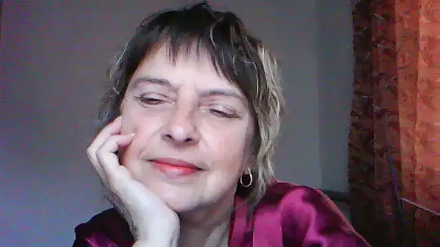 Snapshot of ElizabethGorden chatting on May 5, 3:03 am ElizabethGorden online show from May 5, 3:03 am