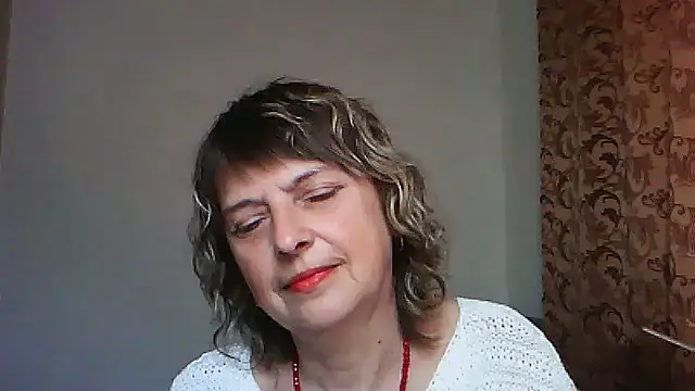 Snapshot of ElizabethGorden chatting on May 6, 1:38 pm ElizabethGorden online show from May 6, 1:38 pm