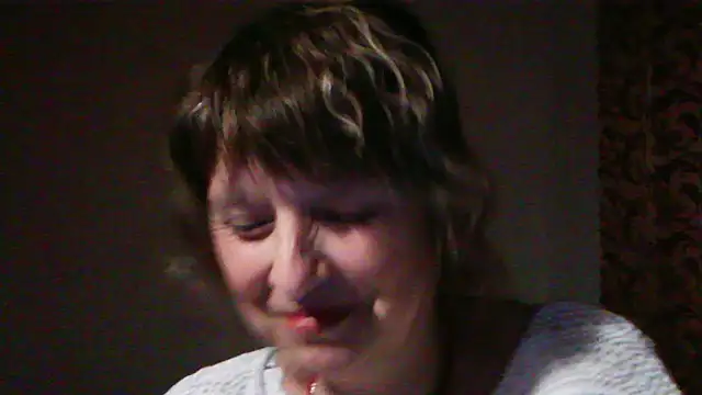 Snapshot of ElizabethGorden chatting on May 7, 6:35 pm ElizabethGorden online show from May 7, 6:35 pm