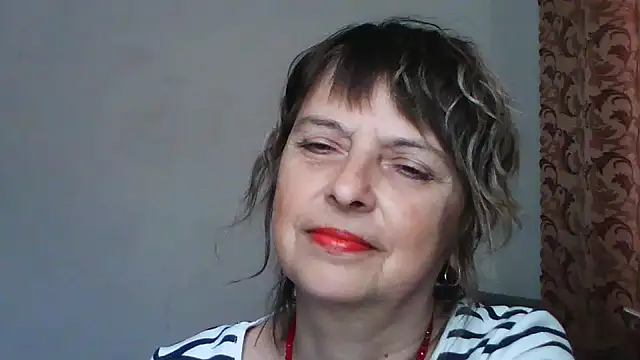 Snapshot of ElizabethGorden chatting on May 8, 10:09 am ElizabethGorden online show from May 8, 10:09 am