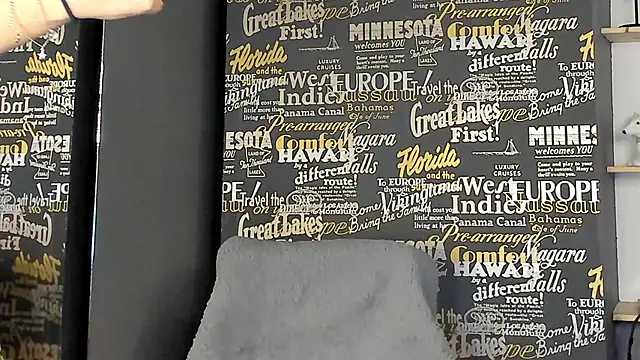 Snapshot of RavennBliss chatting on May 15, 5:47 am RavennBliss online show from May 15, 5:47 am