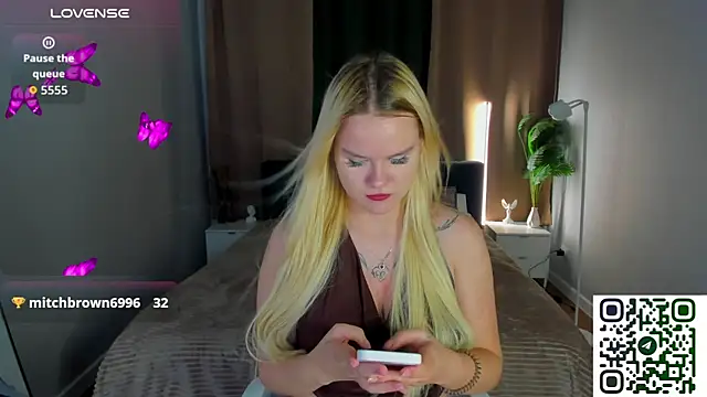 Stella Morgan online show from July 14, 5:07 pm