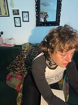 EmilieBraun online show from May 21, 11:39 am