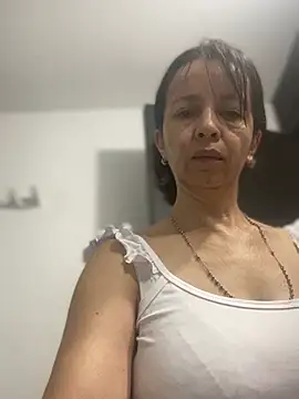 Snapshot of Soy_Camila8 chatting on May 16, 12:48 pm Soy Camila8 online show from May 16, 12:48 pm