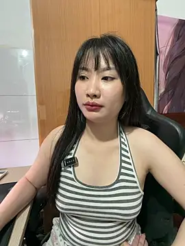 Snapshot of Bella439 chatting on May 8, 2:44 pm Bella439 online show from May 8, 2:44 pm
