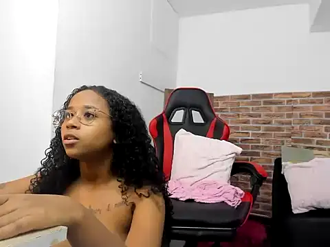 wizarpamela online show from May 16, 8:29 pm