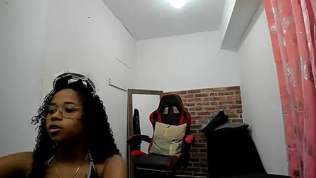 wizarpamela online show from May 26, 8:05 pm